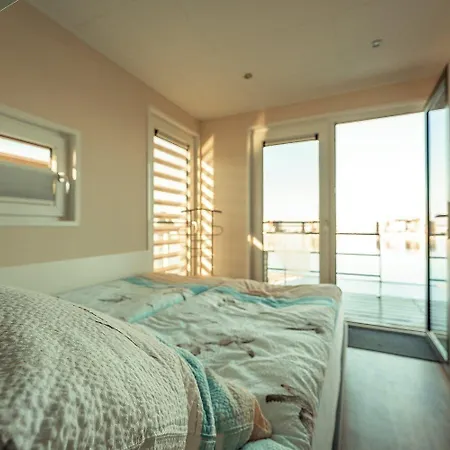 Hausboot Möwenschiss *