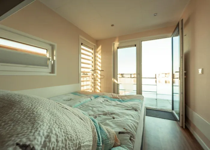 Hausboot Moewenschiss *